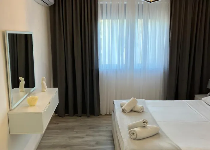 Center View Apartment *
